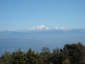 la chaîne du Mt Blanc et la Tournette tout à droite